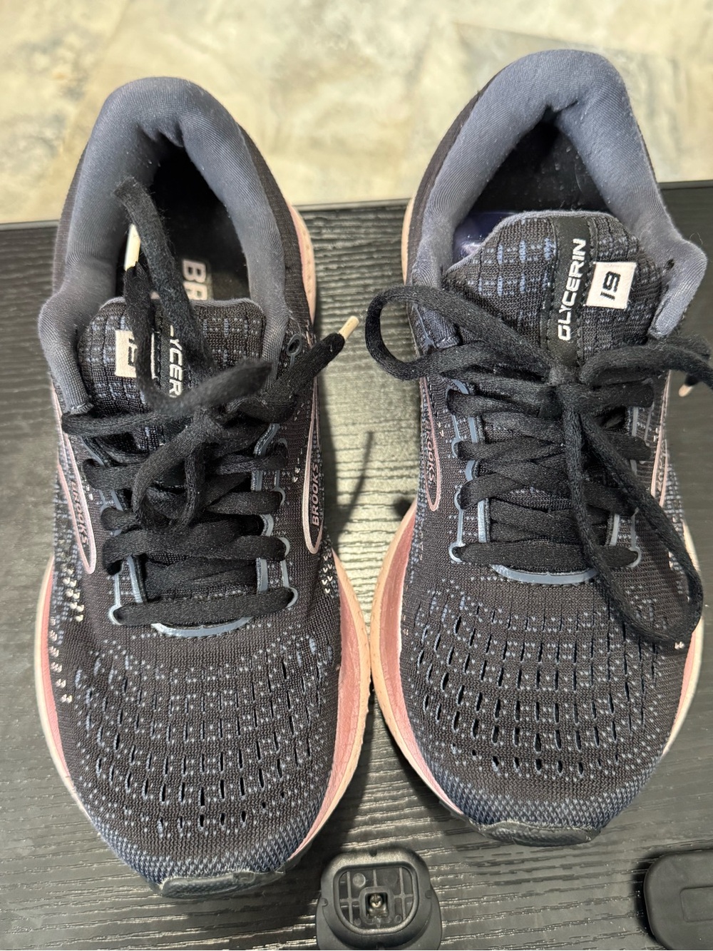 Brooks Cushion Neutral Trainer - Black and Gray